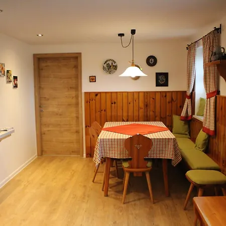 Weingut Thomas Brandl Bed & Breakfast